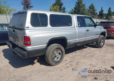 2001 Dodge Ram 1500 из США, поврежденный, VIN VIN1B7HF13251J55